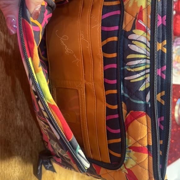 Vera Bradley Cross body all in one purse. Only used 1 time. - Picture 2 of 4